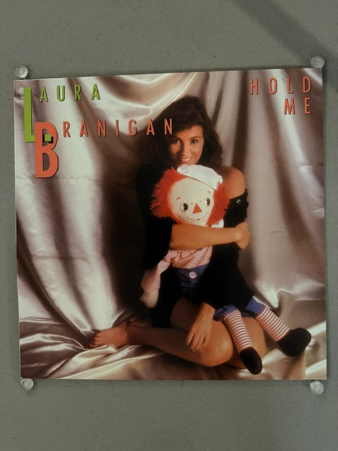 Laura Branigan – Hold Me