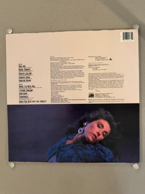 Laura Branigan – Hold Me