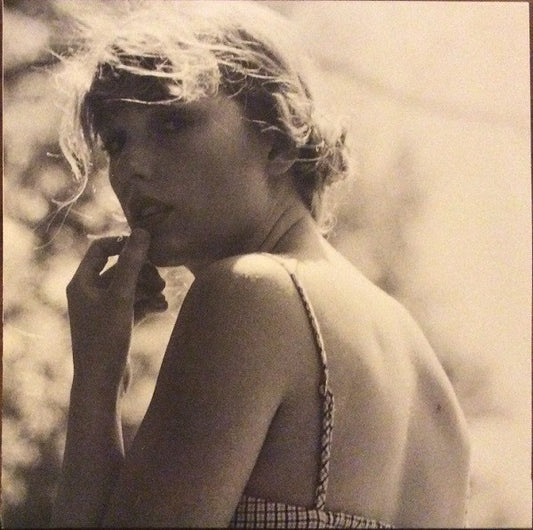 Taylor Swift - Folklore (Deluxe Edition) - "Meet Me Behind The Mall"